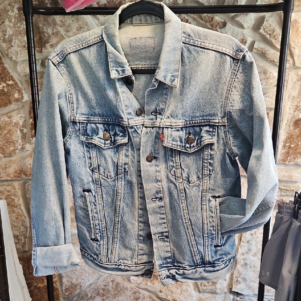 Levis Classic Denim Jacket
